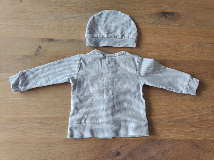 Ensemble gilet et bonnet bébé - photo numéro 2