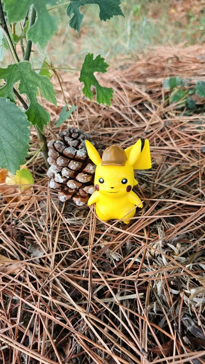 Super figurine Pokemon Nintendo pikachu détective - photo numéro 2