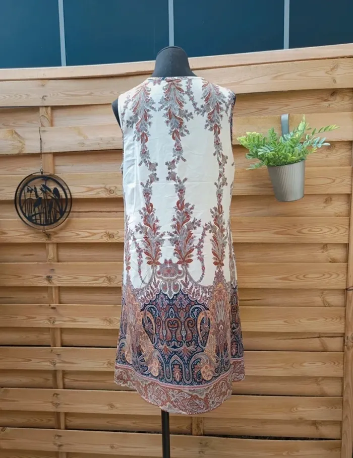 Jolie robe taille L - photo numéro 5