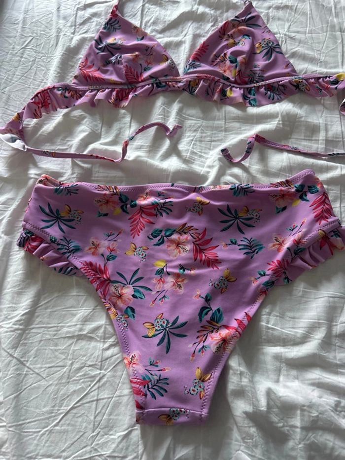 Bikini Lila à fleurs 44 - photo numéro 3