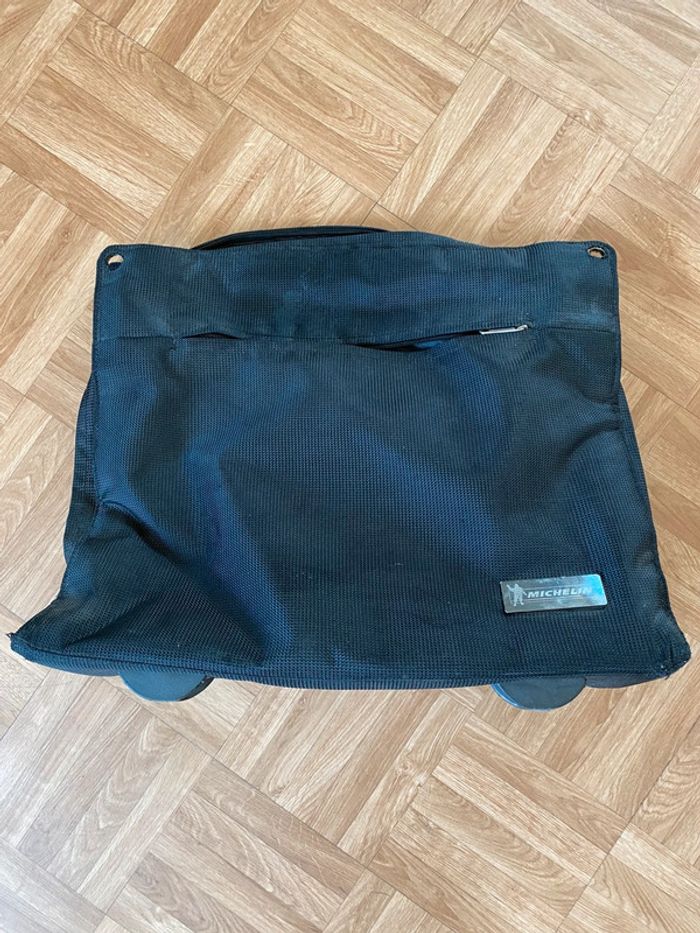 Cartable valise à roulettes multi poches Michelin