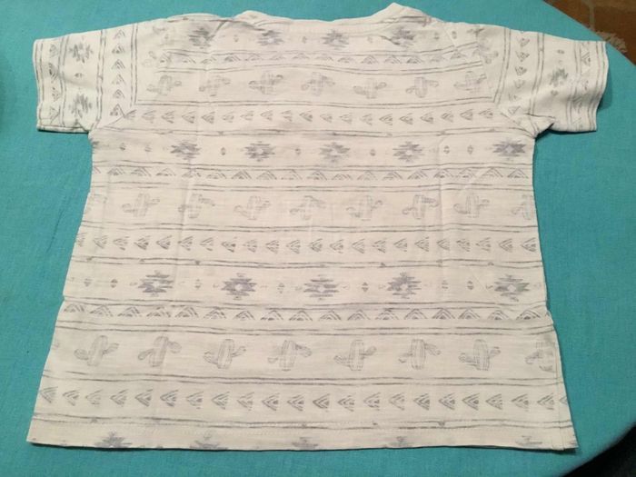 2 T-shirts 6 ans - photo numéro 4