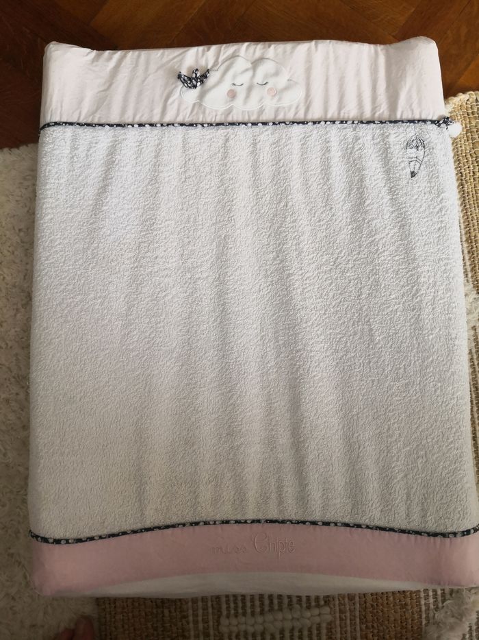 Lot matelas à langer, tour de lit, jouet sauthon - photo numéro 2