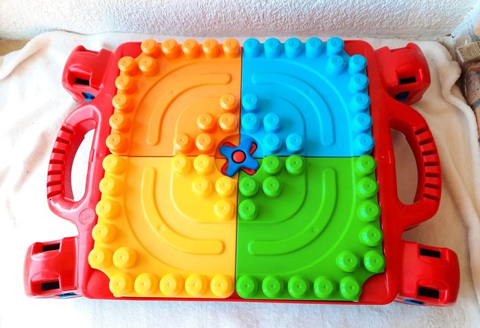 Table de jeu et de rangement de Mega blocks