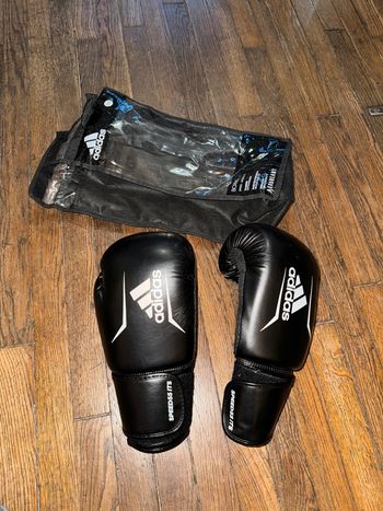 Gants de boxe adidas