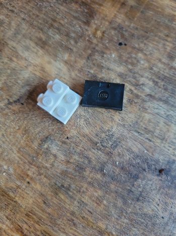 Lot Jouet lego ordinateur et pièce escalier lego blanche