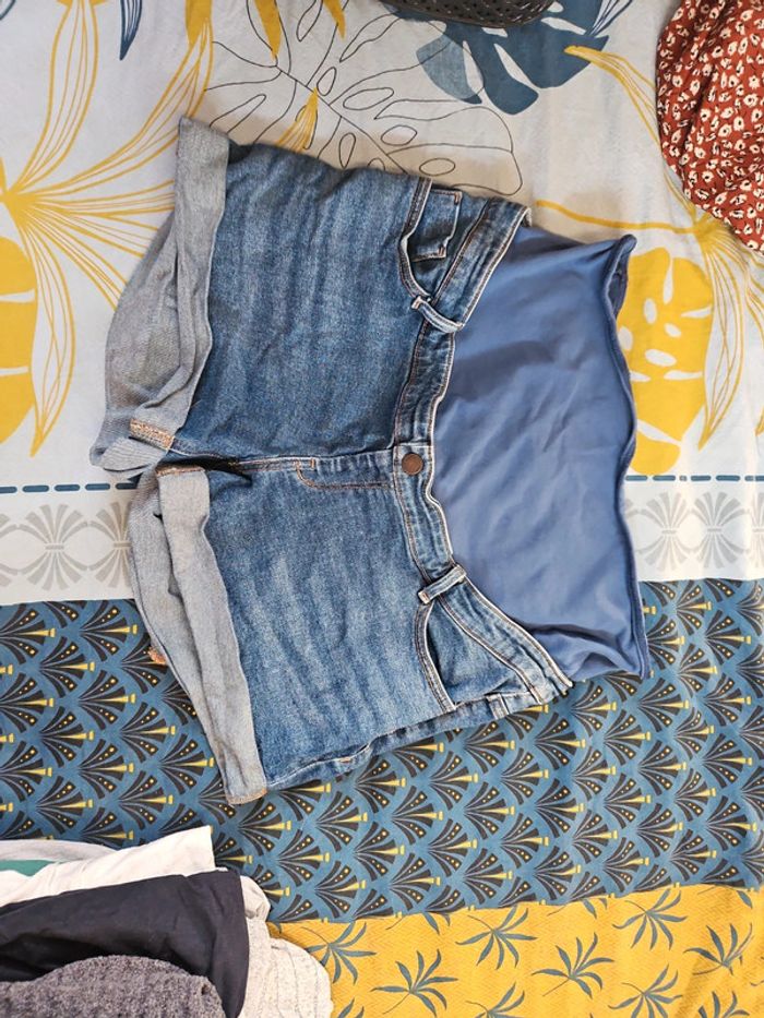 Short maternité