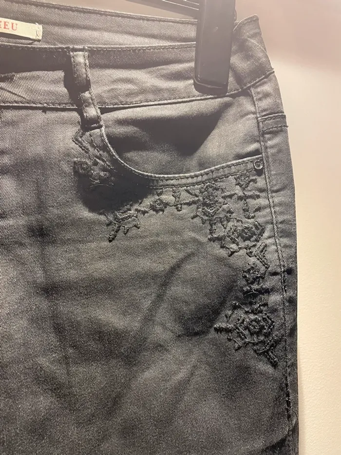 Jean Camaïeu léger taille 38 - photo numéro 2