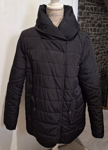 Doudoune matelassée noire mi-longue