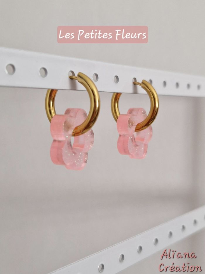 Boucles d'oreilles 🌸🩷 - photo numéro 2