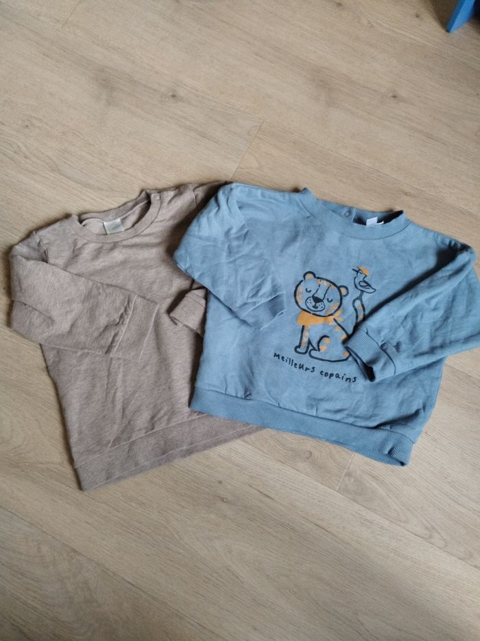 Lot 2 sweats 24 mois