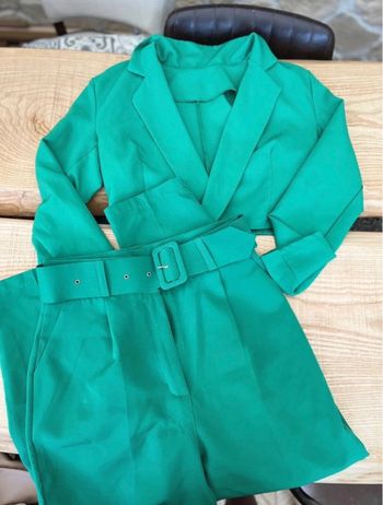 Ensemble tailleur veste pantalon vert taille haute ceinture blazer 38