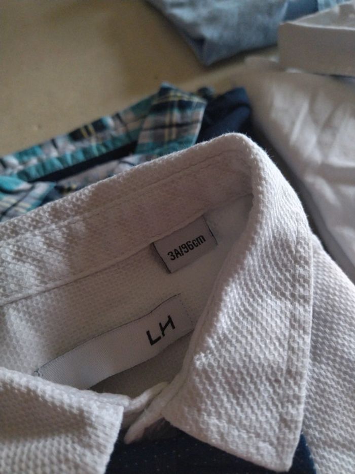 Lot de 4 chemises manches longues. Taille 2/3 ans Très bon état - photo numéro 3