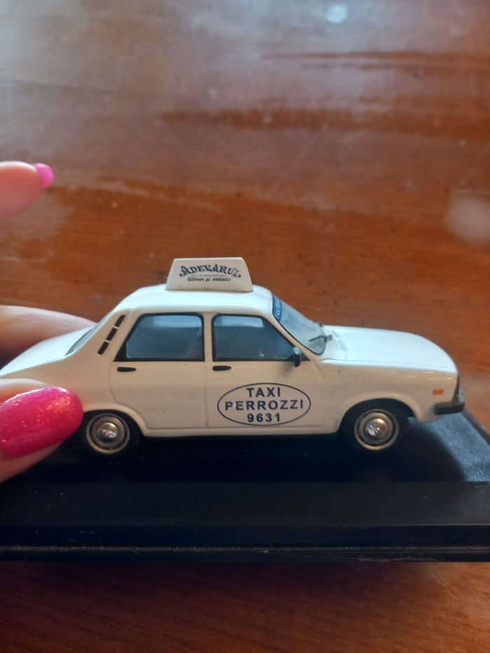 Voiture de collection Dacia 1300 - photo numéro 6