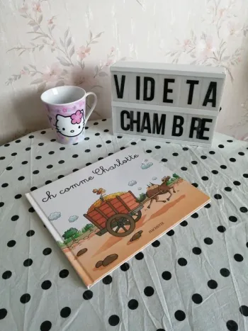 Livre ch comme charlotte / hachette