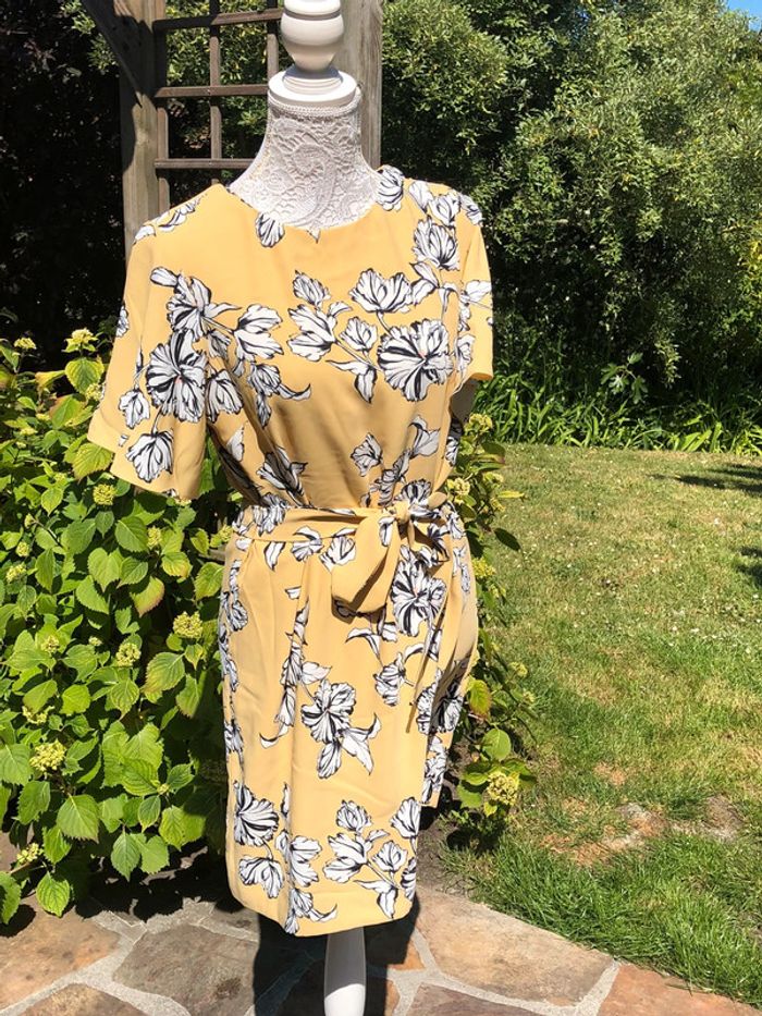 Robe H&M neuve taille 38 - photo numéro 3