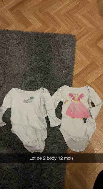 Lot de 2 body 12 mois