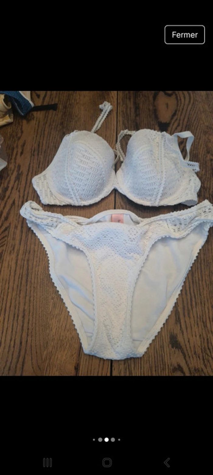 Bikini Hunkemöller haut fr/Es 95B bas L
doublé - photo numéro 8