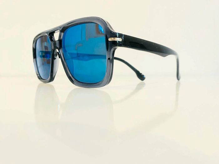 Lunette de soleil homme grise et noire verres bleus miroités uv protection catégorie 3 - photo numéro 6