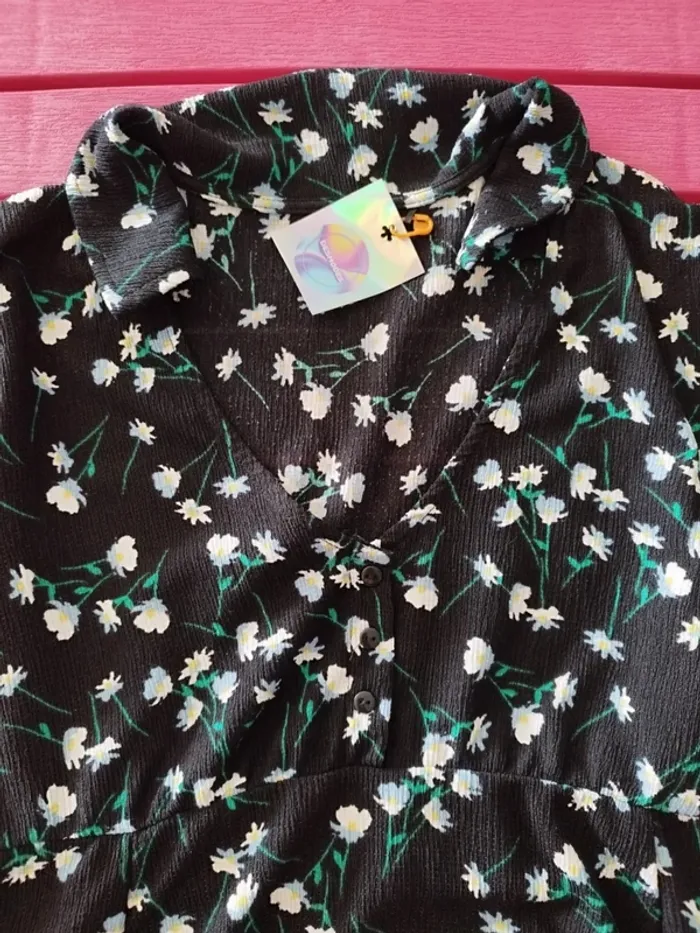 Petite robe noire fleurs bleu été - photo numéro 3
