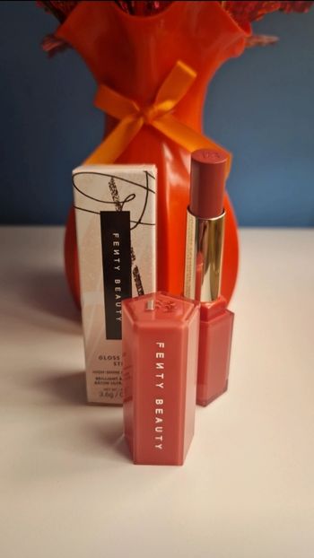 Fenty Beauty gloss bomb stick brillant à lèvres en bâton ultra-brillant hot chocolit high'biscus 09 / 3.6g neuf jamais utilisé jamais ouvert