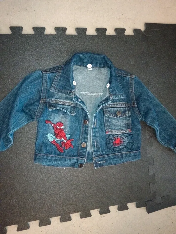 Veste en jean spiderman