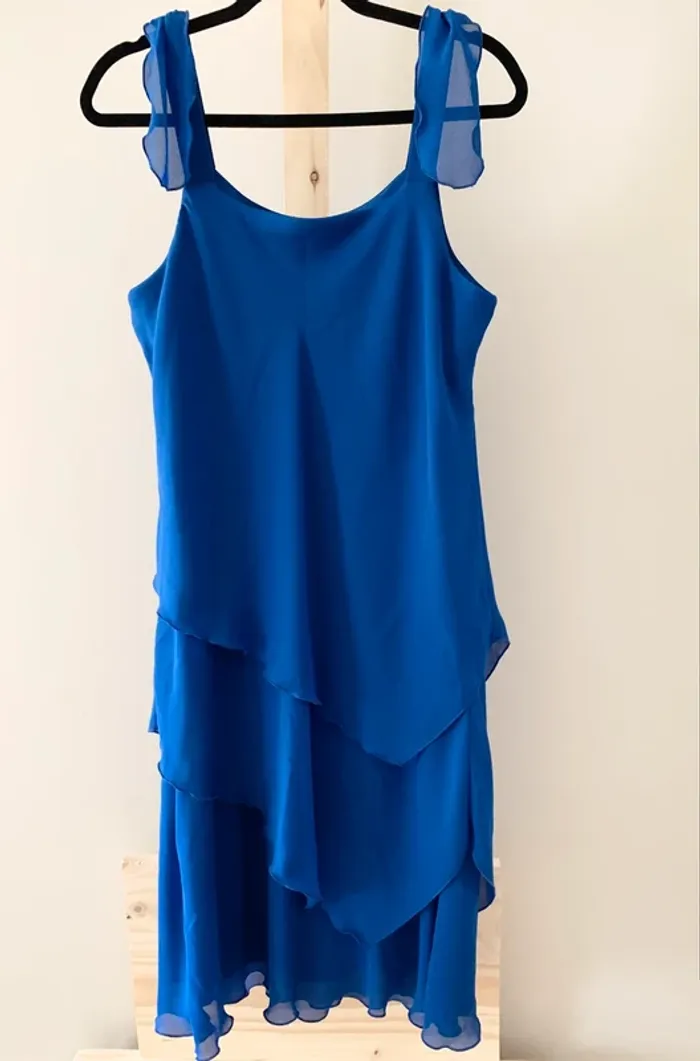 🟦 Robe bleu roi fluide avec étole assortie - Taille 40-42 - photo numéro 2
