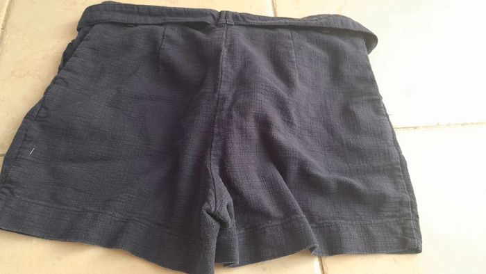 Short bleu marine - photo numéro 3