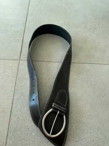 Ceinture noire Caroll croute de vachette 70/75, très bon état 98cm 6cm de largeur