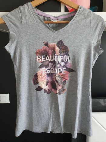 T-shirt gris avec inscription