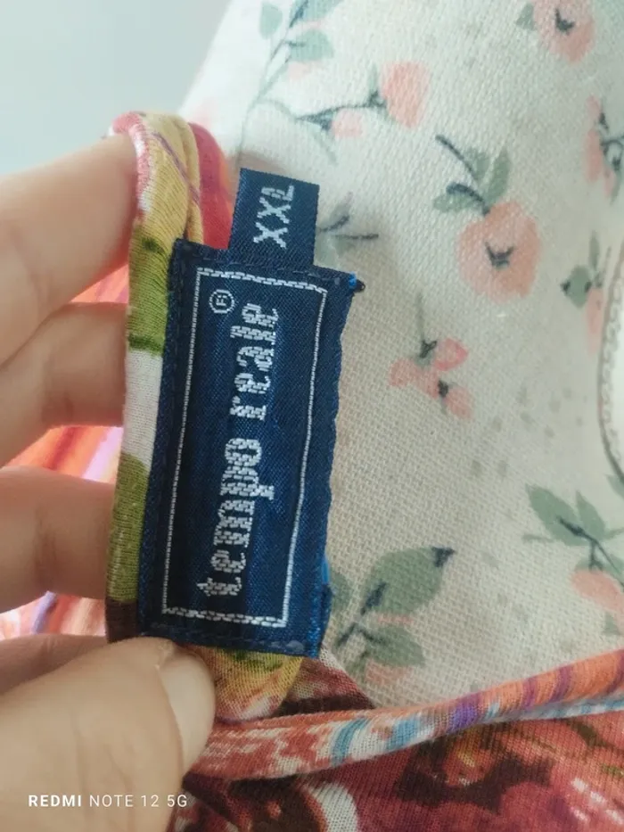 Jolie blouse fleuries taille XXL - photo numéro 4