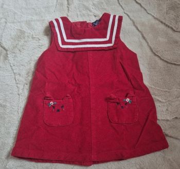 Robe rouge avec col Claudine