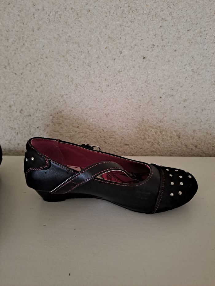 Paires de chaussure - photo numéro 3