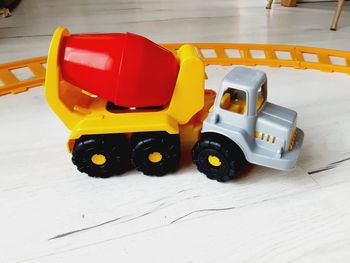 Jeu jouet enfant engin véhicule de chantier bétonneuse toupie à béton 33 x 19 cm