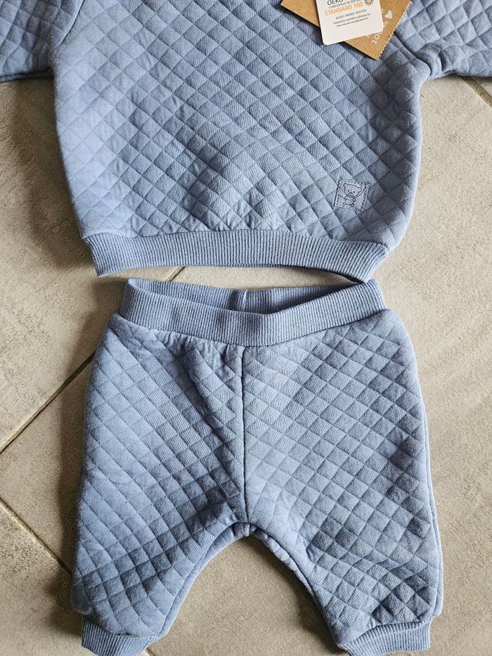 Ensemble matelassé neuf 1 mois garçon - photo numéro 2