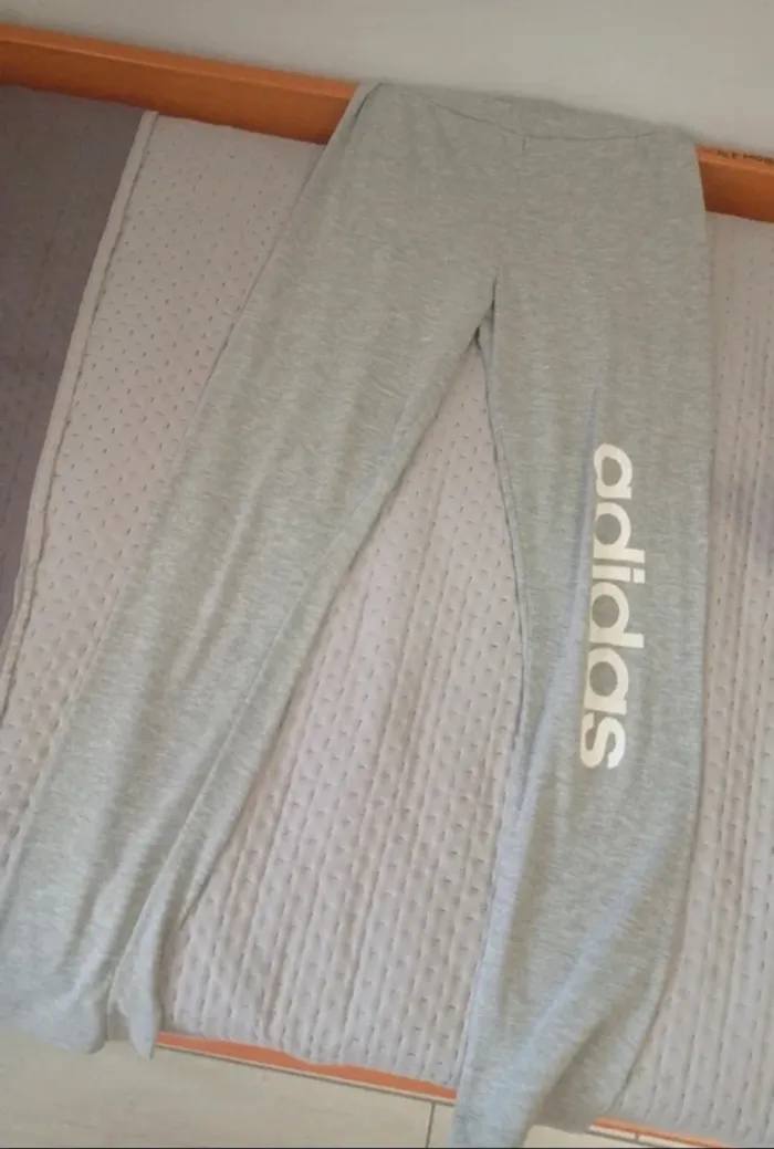 Legging "Adidas" gris - photo numéro 3