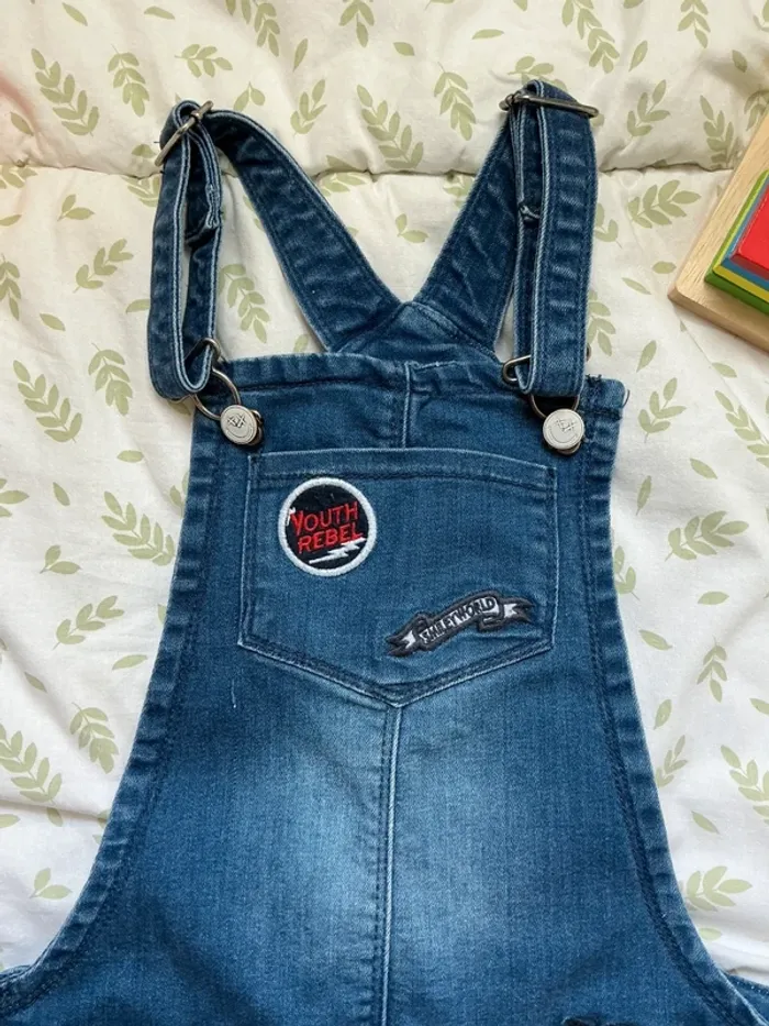 robe salopette en jean bleu avec écussons 10 ans smiley - photo numéro 5