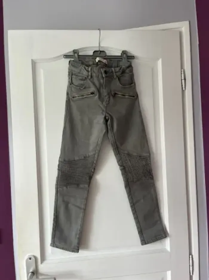 Jean fille 9 ans – Zara – Gris avec détails genoux