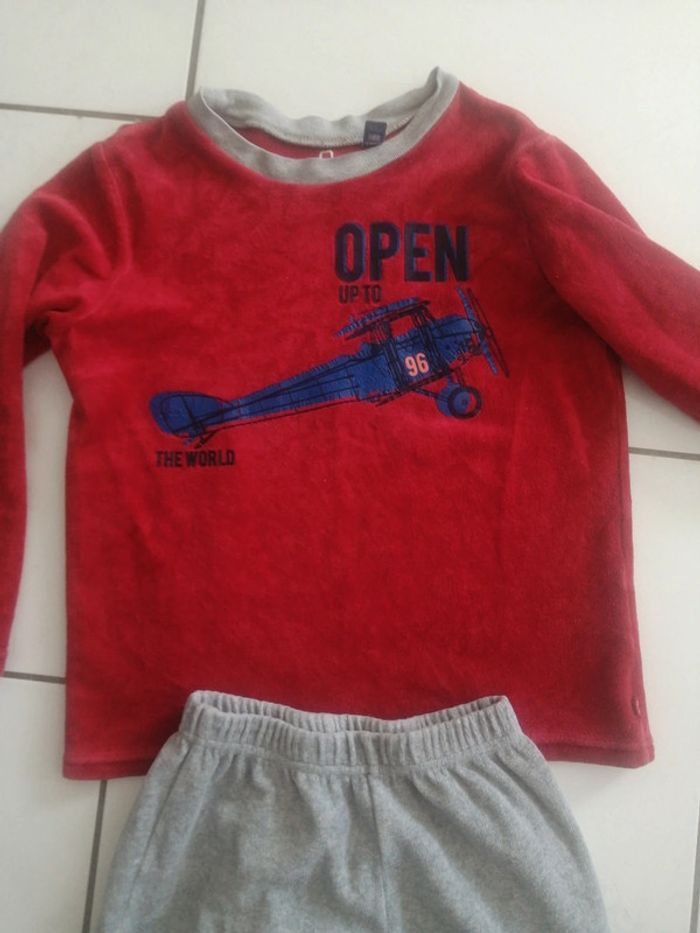 Pyjama velours avion 8A - photo numéro 2