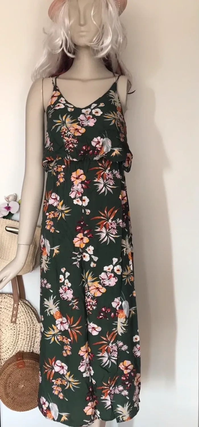 Robe longue verte fleurie dos croisé