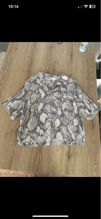 Blouse effet serpent grise et beige H&M taille S 🐍