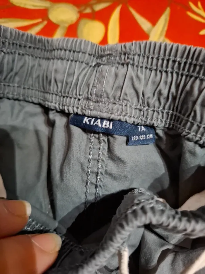 Magnifique lot de 2 short garçon 7ans - photo numéro 2