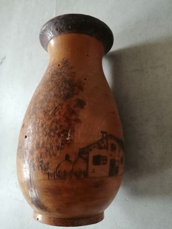 vase en bois