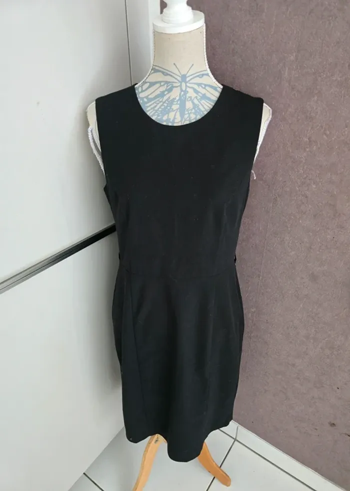 Robe Camaïeu taille 40 très bon état, peu portée