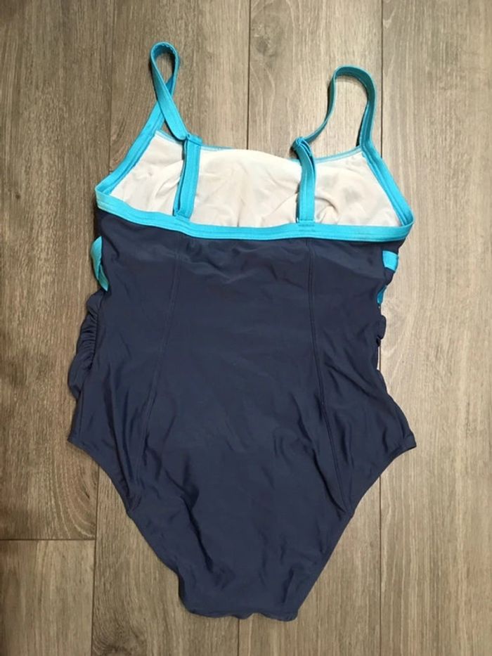 Maillot de bain femme enceinte (taille 42). - photo numéro 3