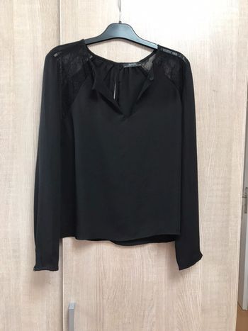 Blouse dentelle épaule bershka noir