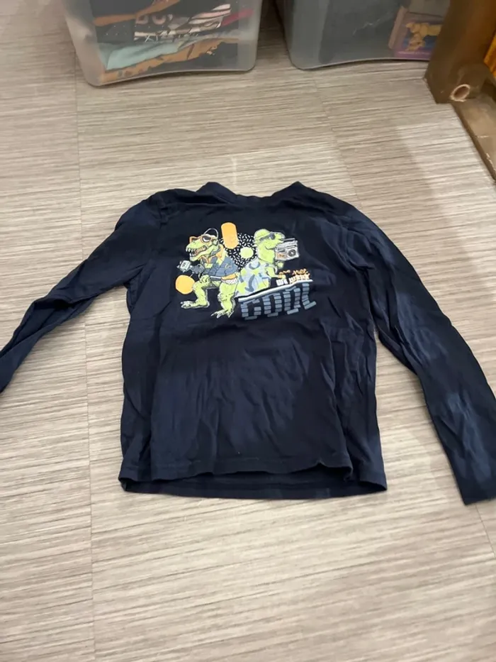 TEE shirt