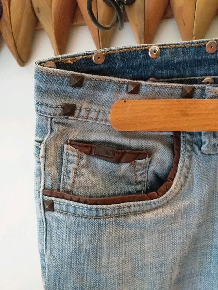 Jeans troué effet délavé - photo numéro 3