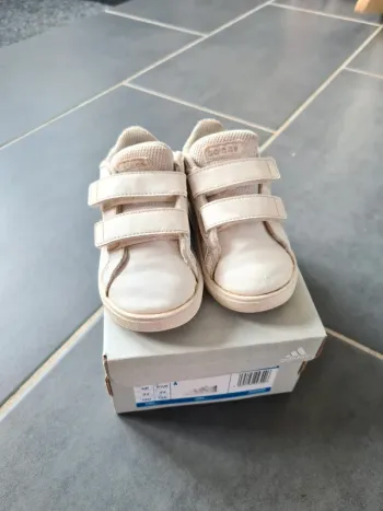 Baskets Adidas Taille 22