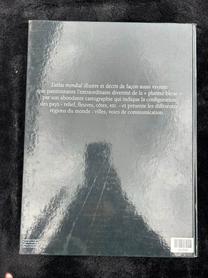 Livre « l’atlas mondial » - photo numéro 2